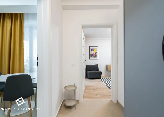 Plaza 106 Apartment *