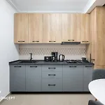 Apartament Plaza 106 *