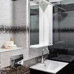 Apartament Plaza 106 *
