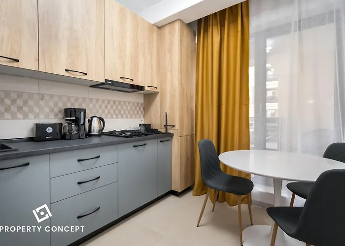 Апартаменти Plaza 106 *