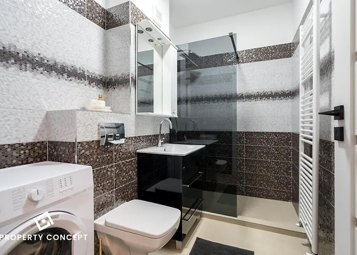 Апартаменти Plaza 106 *